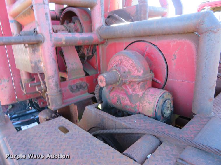 image for item DF9810 1979 International Paystar 5000 oilfield rig up truck