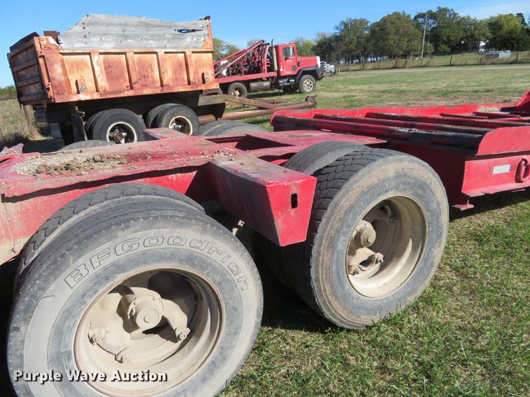 image for item DF9814 1977 equipment trailer