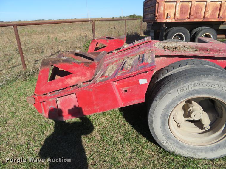 image for item DF9814 1977 equipment trailer