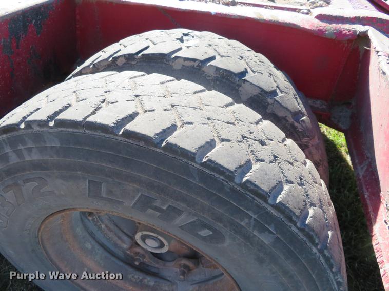 image for item DF9814 1977 equipment trailer