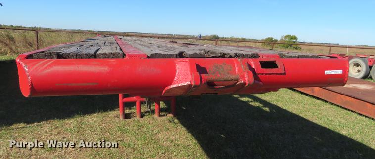 image for item DF9816 1973 Fruehauf flatbed trailer