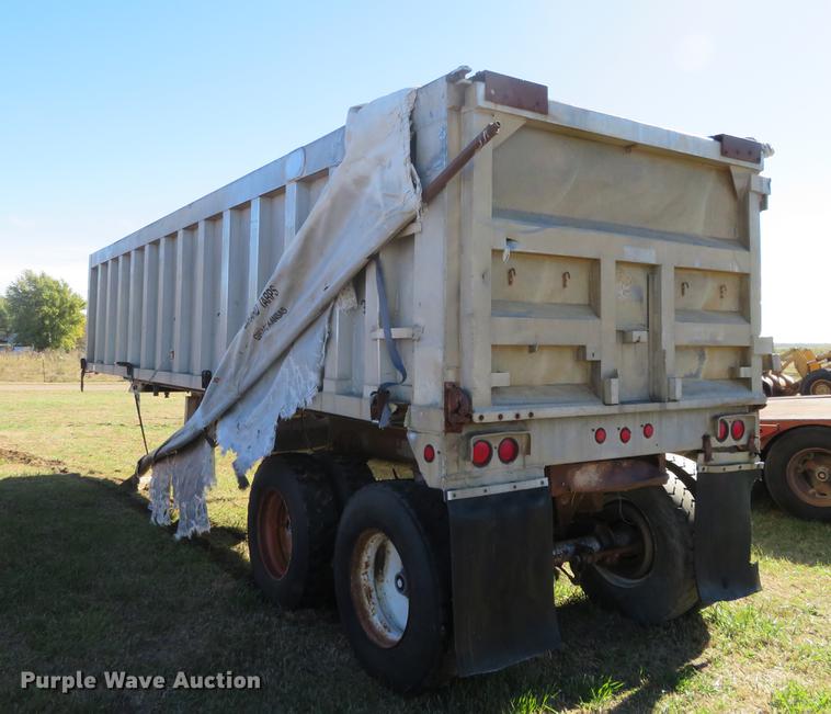 image for item DF9817 1983 Dorsey end dump trailer