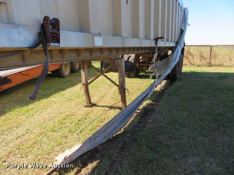 image for item DF9817 1983 Dorsey end dump trailer