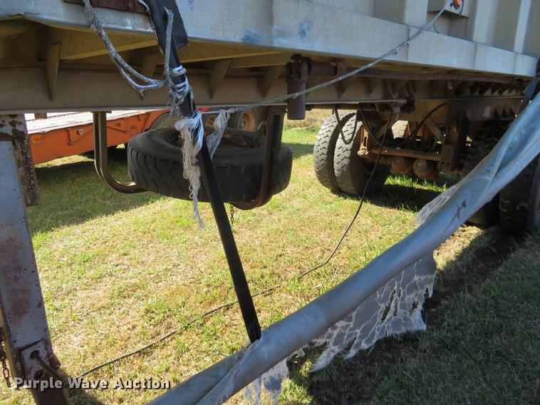 image for item DF9817 1983 Dorsey end dump trailer