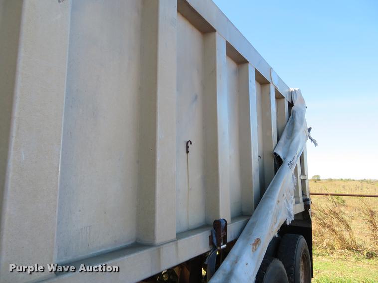 image for item DF9817 1983 Dorsey end dump trailer