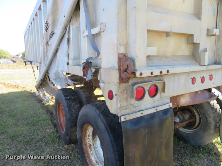 image for item DF9817 1983 Dorsey end dump trailer