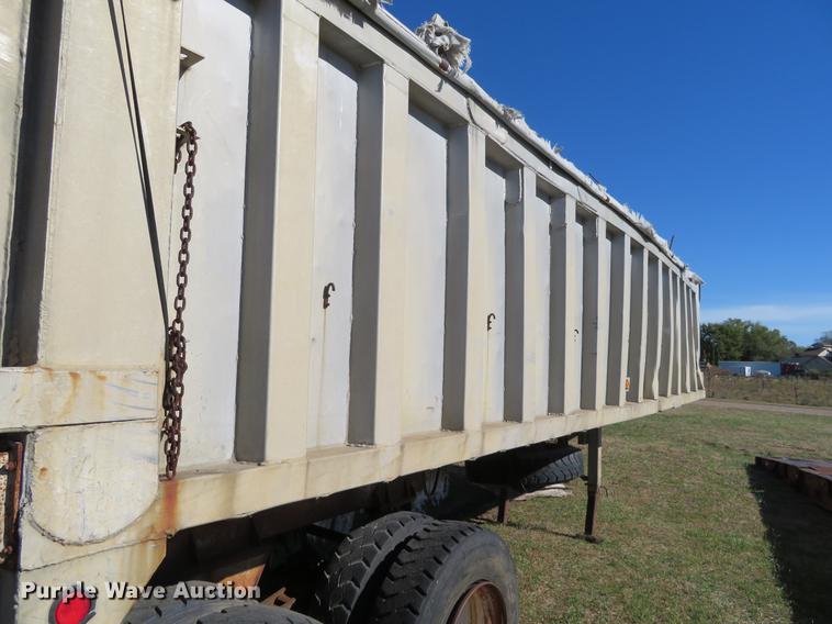 image for item DF9817 1983 Dorsey end dump trailer