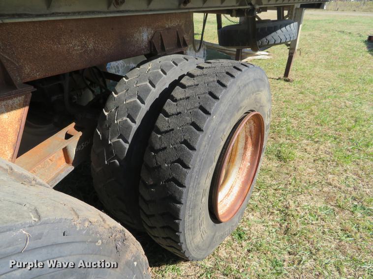 image for item DF9817 1983 Dorsey end dump trailer