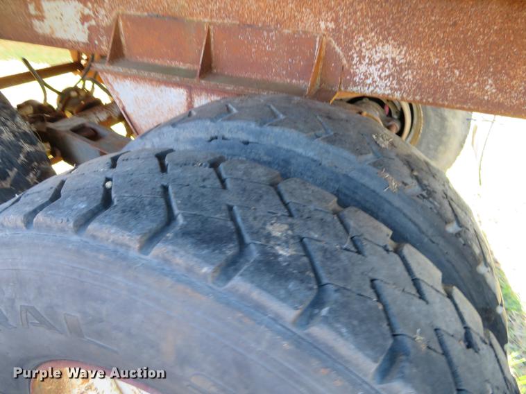 image for item DF9817 1983 Dorsey end dump trailer