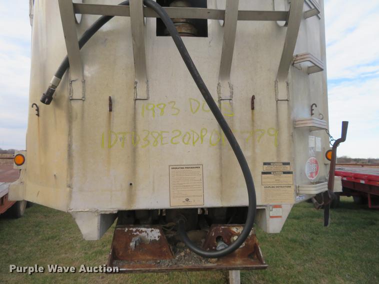 image for item DF9817 1983 Dorsey end dump trailer