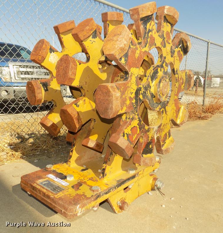 image for item DO9052 Rockland WB24-3 excavator compaction wheel