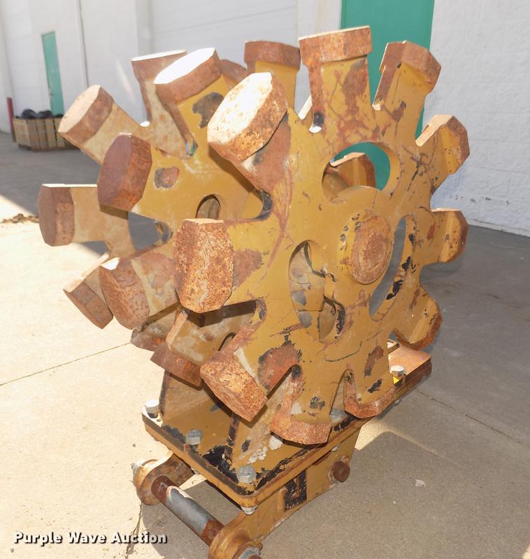 image for item DO9052 Rockland WB24-3 excavator compaction wheel