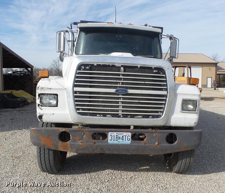 image for item DS9602 1993 Ford L9000 dump truck