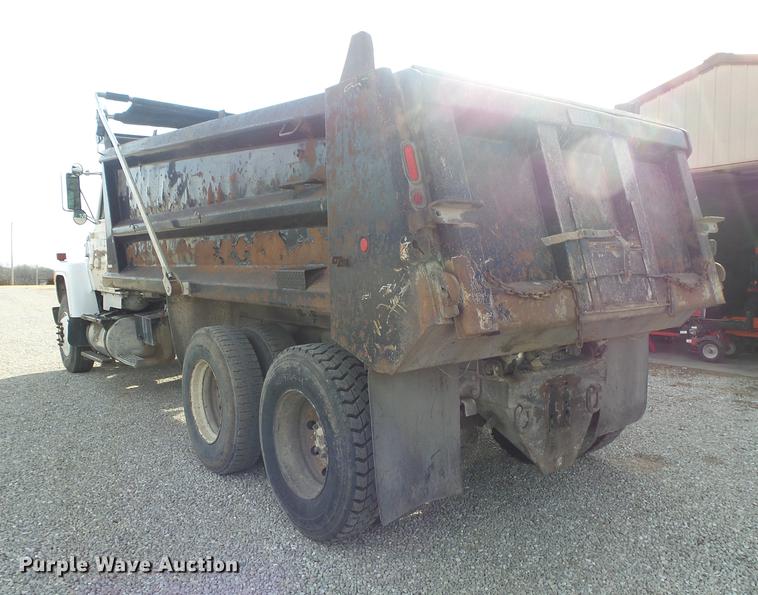 image for item DS9602 1993 Ford L9000 dump truck