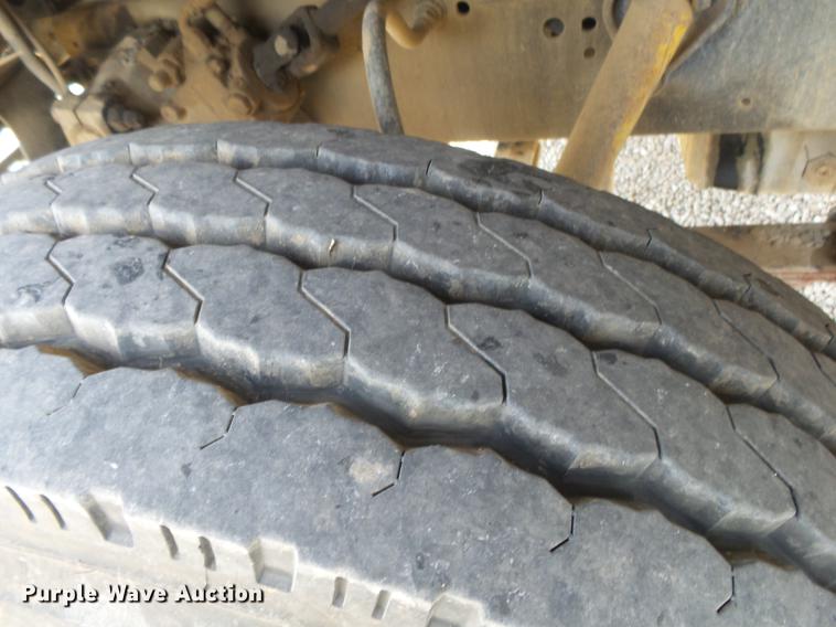 image for item DS9602 1993 Ford L9000 dump truck