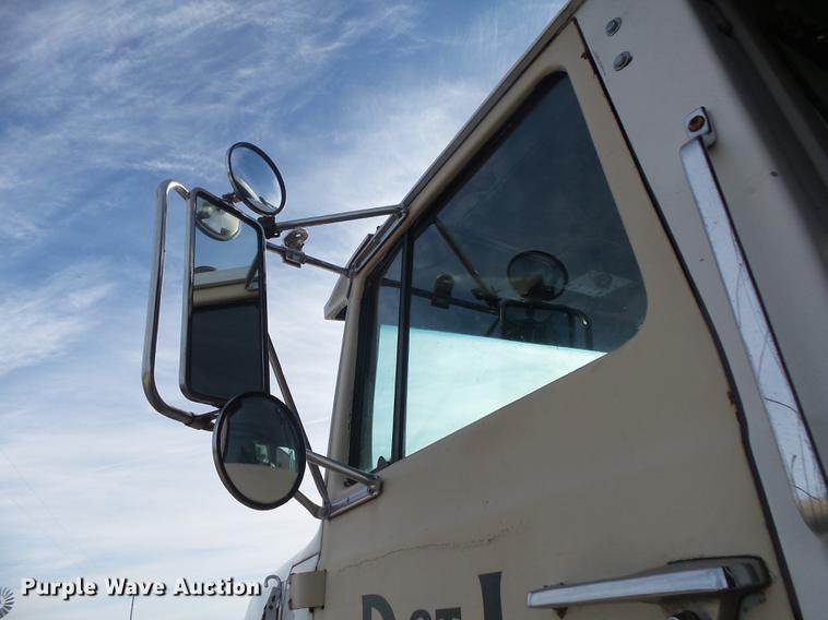 image for item DS9602 1993 Ford L9000 dump truck