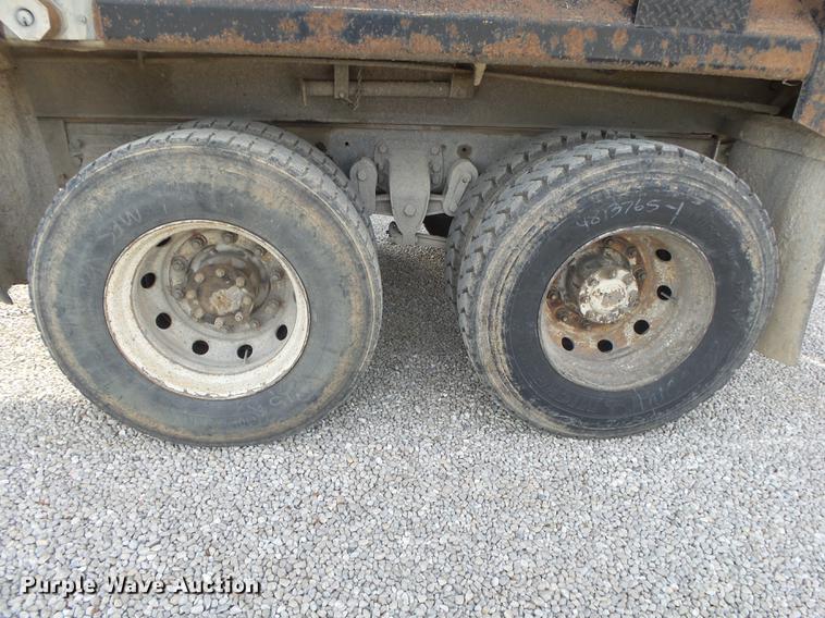 image for item DS9602 1993 Ford L9000 dump truck