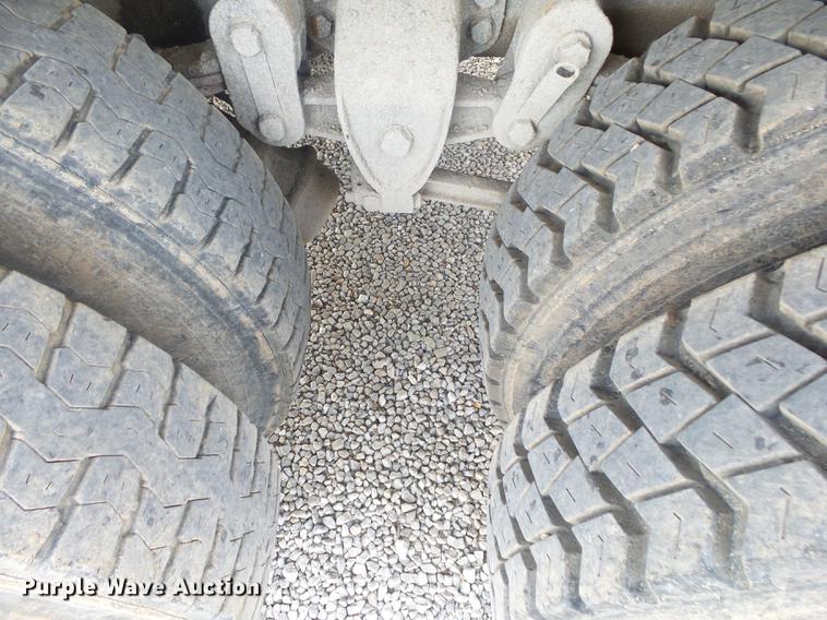 image for item DS9602 1993 Ford L9000 dump truck