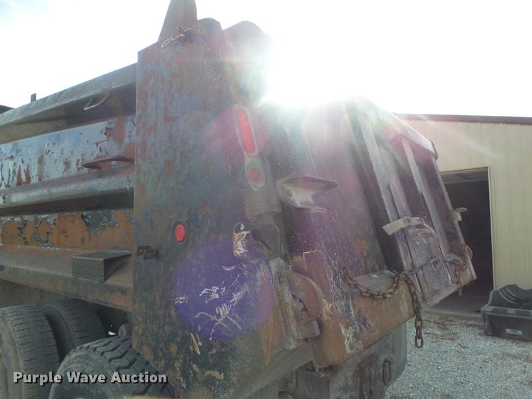 image for item DS9602 1993 Ford L9000 dump truck