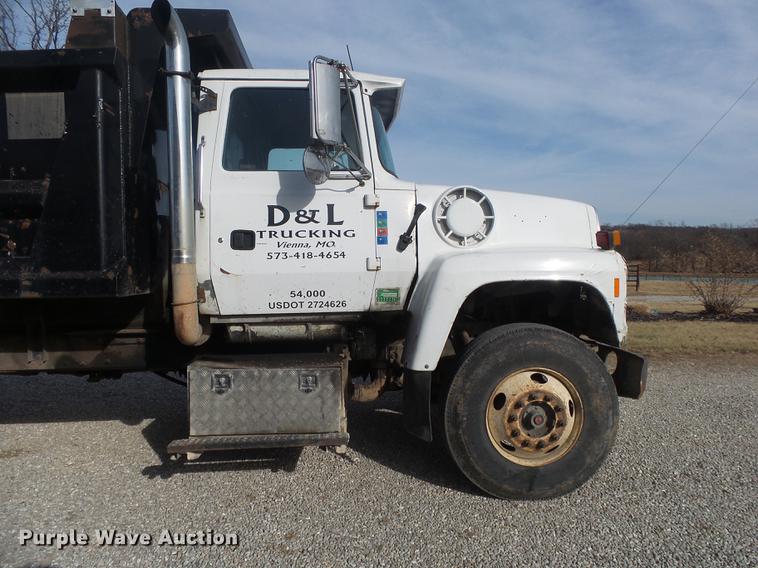 image for item DS9602 1993 Ford L9000 dump truck