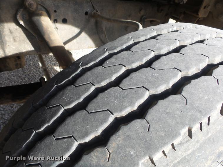 image for item DS9602 1993 Ford L9000 dump truck