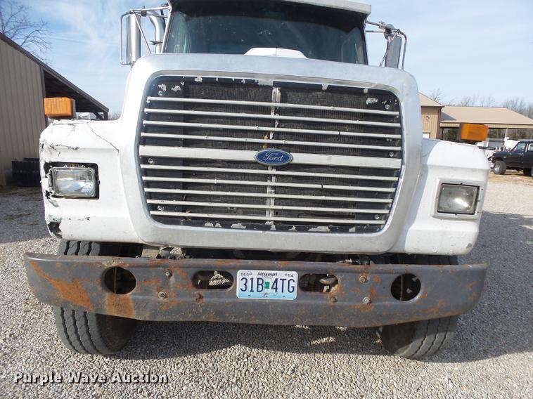 image for item DS9602 1993 Ford L9000 dump truck