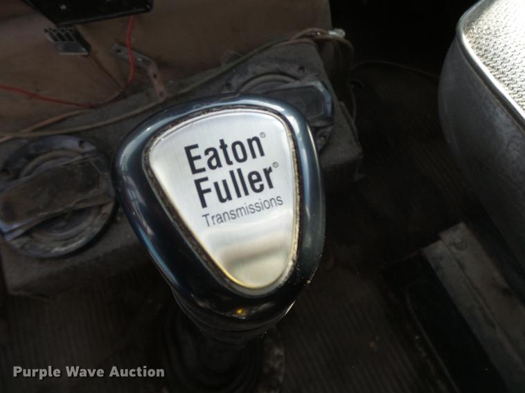 image for item DS9602 1993 Ford L9000 dump truck