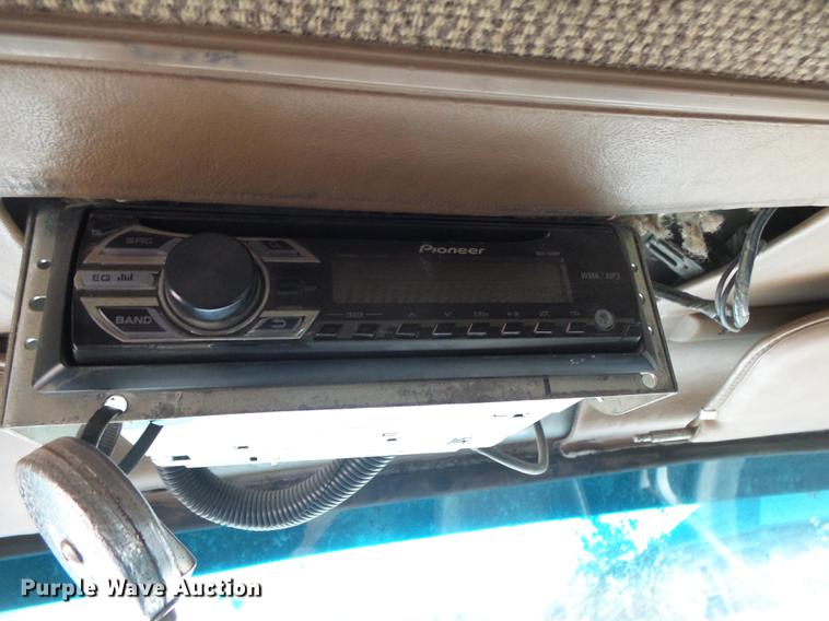 image for item DS9602 1993 Ford L9000 dump truck