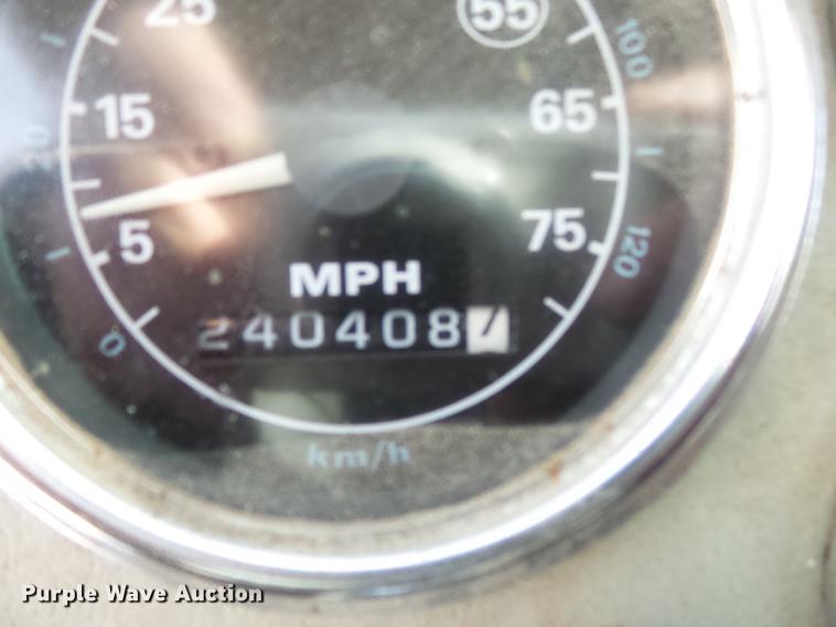 image for item DS9602 1993 Ford L9000 dump truck