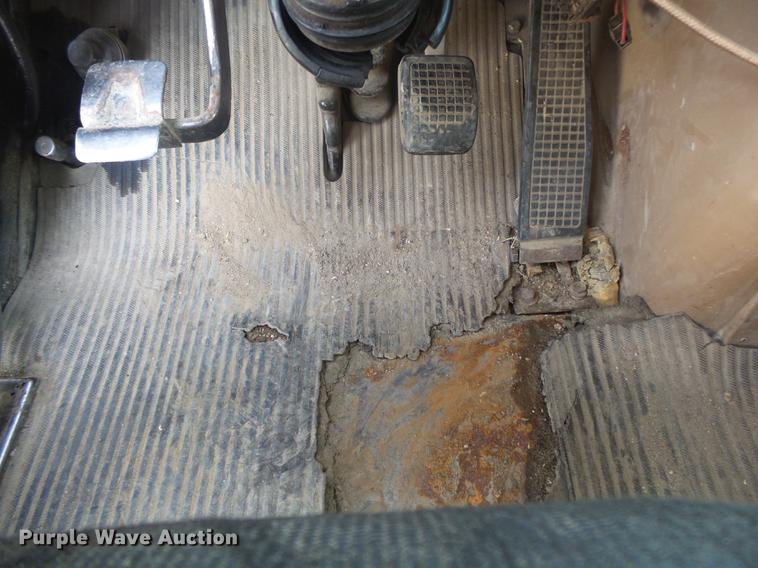 image for item DS9602 1993 Ford L9000 dump truck