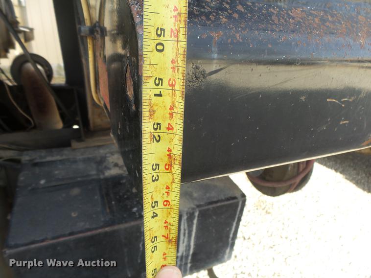 image for item DS9602 1993 Ford L9000 dump truck