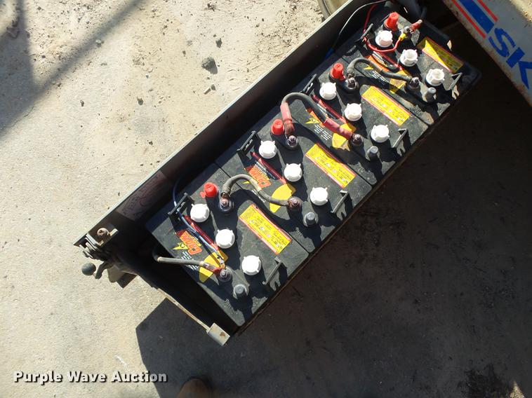 image for item DS9609 Skyjack SJIII 3219 scissor lift