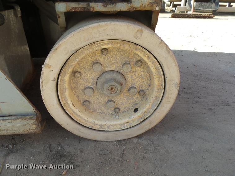 image for item DS9609 Skyjack SJIII 3219 scissor lift