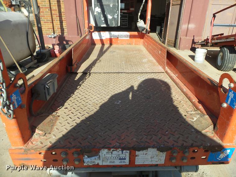 image for item DS9609 Skyjack SJIII 3219 scissor lift