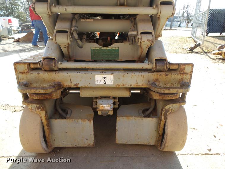 image for item DS9610 Skyjack SJIII 3219 scissor lift