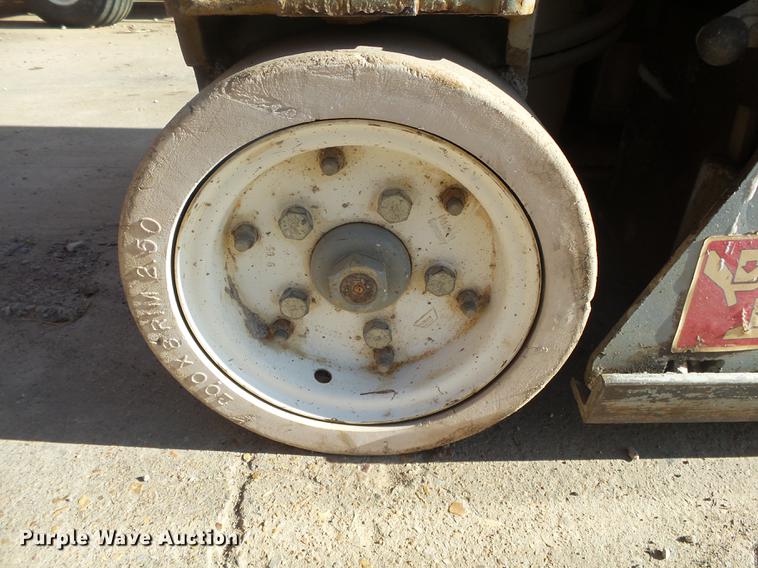 image for item DS9610 Skyjack SJIII 3219 scissor lift