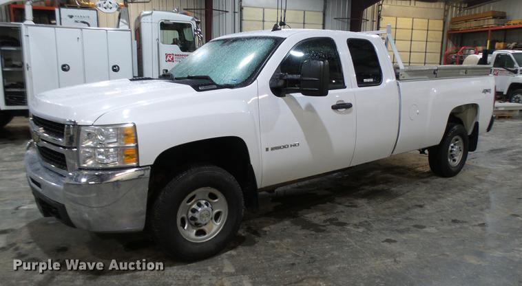 image for item DX9337 2008 Chevrolet Silverado 2500HD Ext. Cab pickup truck