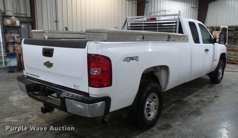 image for item DX9337 2008 Chevrolet Silverado 2500HD Ext. Cab pickup truck