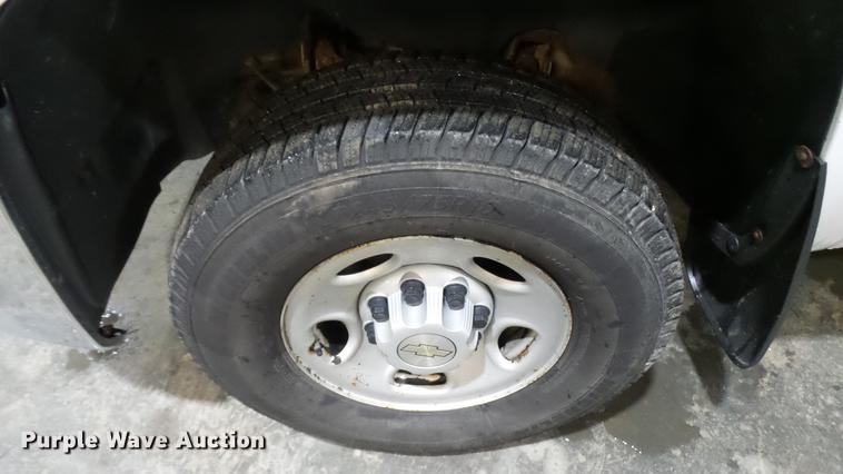 image for item DX9337 2008 Chevrolet Silverado 2500HD Ext. Cab pickup truck