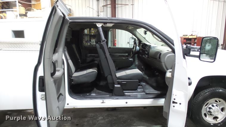 image for item DX9337 2008 Chevrolet Silverado 2500HD Ext. Cab pickup truck
