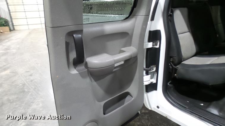 image for item DX9337 2008 Chevrolet Silverado 2500HD Ext. Cab pickup truck