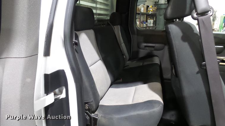 image for item DX9337 2008 Chevrolet Silverado 2500HD Ext. Cab pickup truck