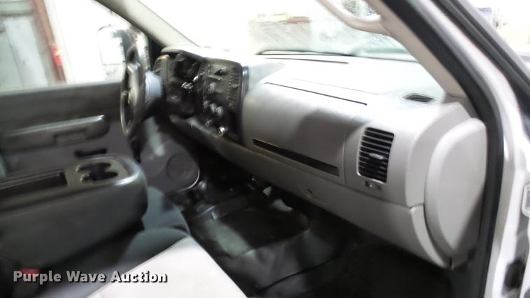 image for item DX9337 2008 Chevrolet Silverado 2500HD Ext. Cab pickup truck