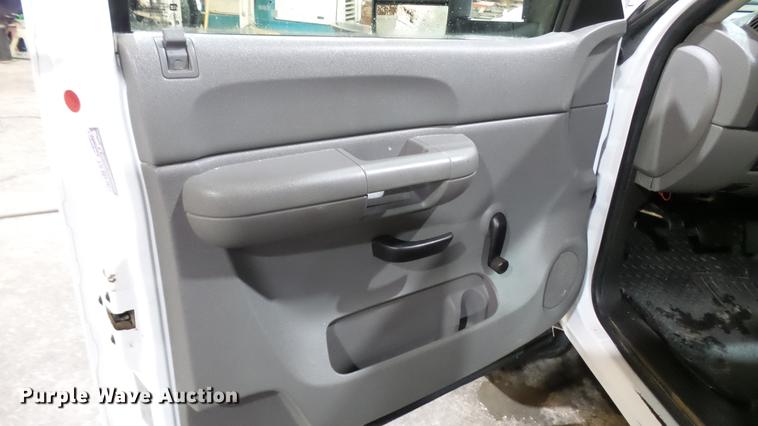 image for item DX9337 2008 Chevrolet Silverado 2500HD Ext. Cab pickup truck