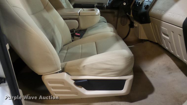 image for item DX9338 2008 Ford F250 Super Duty SuperCab pickup truck