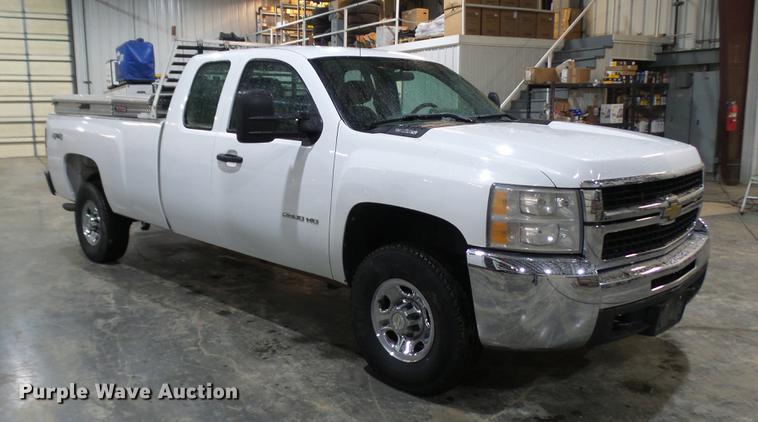 image for item DX9347 2010 Chevrolet Silverado 2500HD Ext. Cab pickup truck