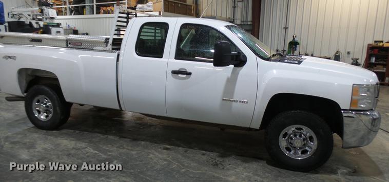 image for item DX9347 2010 Chevrolet Silverado 2500HD Ext. Cab pickup truck