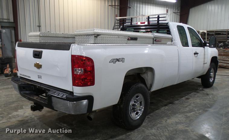 image for item DX9347 2010 Chevrolet Silverado 2500HD Ext. Cab pickup truck