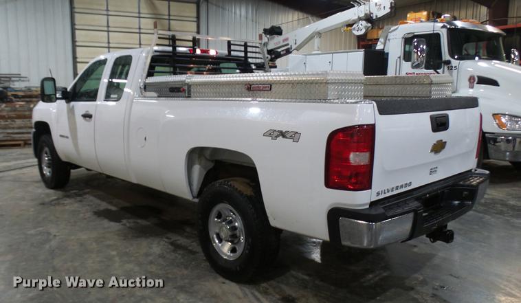 image for item DX9347 2010 Chevrolet Silverado 2500HD Ext. Cab pickup truck