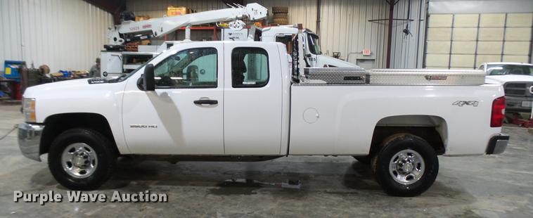 image for item DX9347 2010 Chevrolet Silverado 2500HD Ext. Cab pickup truck